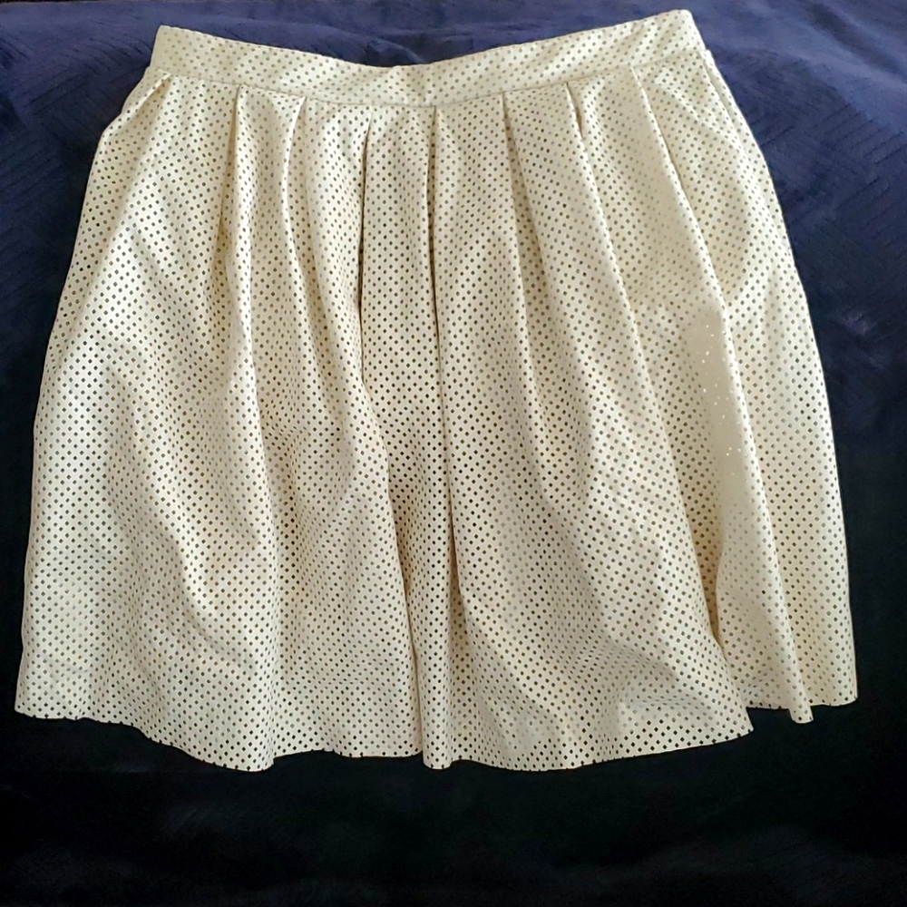 2/$10 on anything priced under $10!!!Franciesca's faux leather skirt. Worn twice